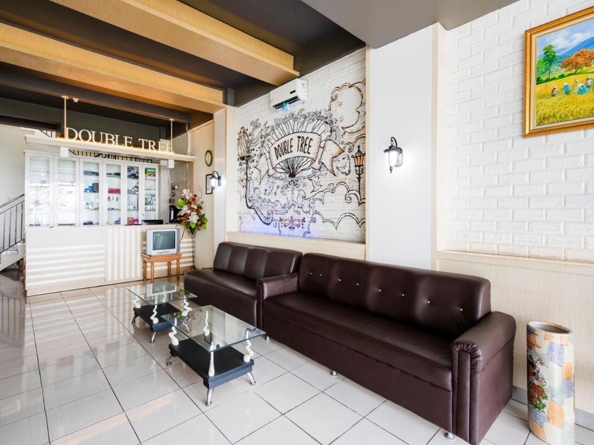 Oyo 3746 Double Tree Guesthouse بوروكيرتو المظهر الخارجي الصورة