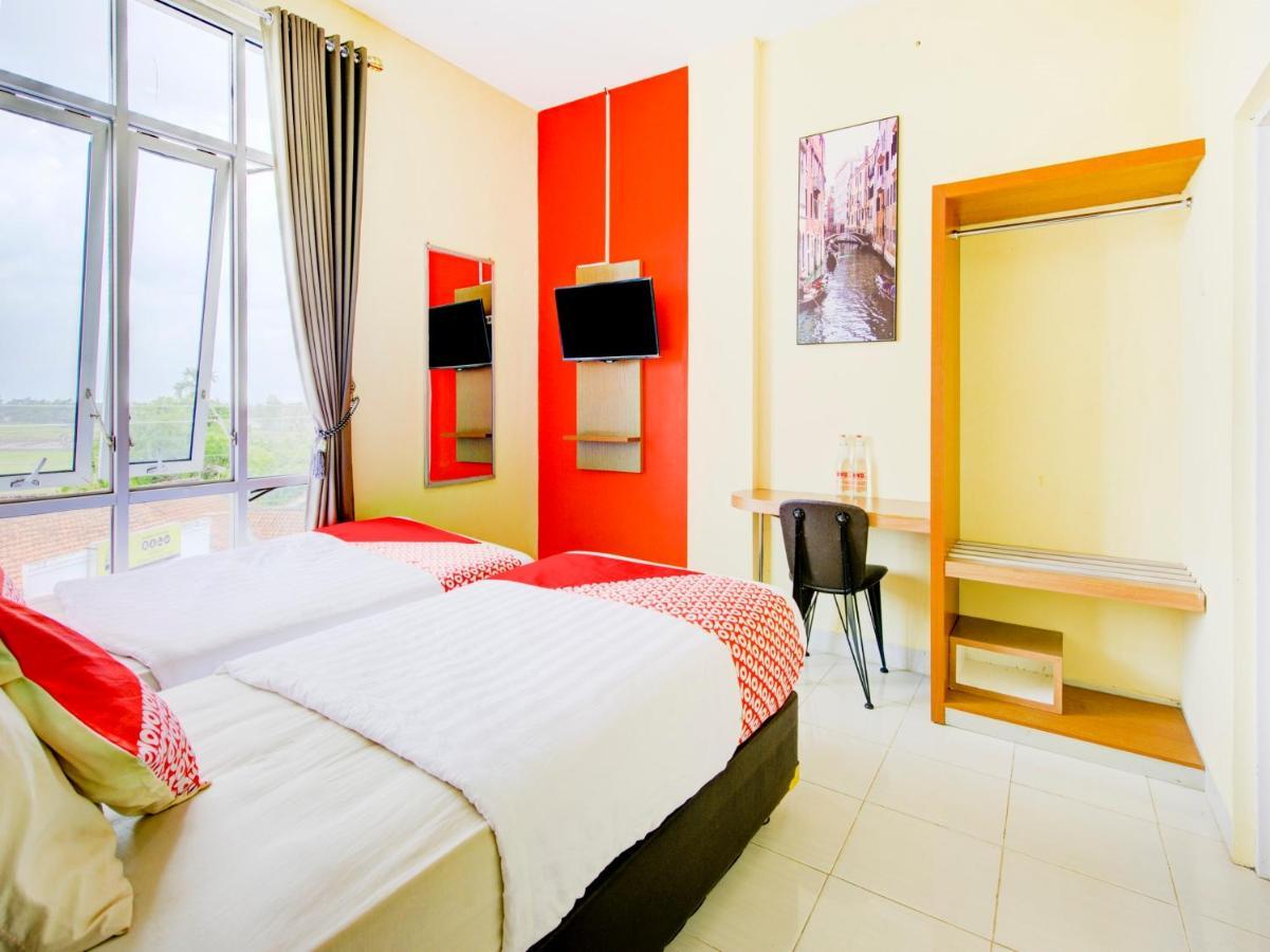Oyo 3746 Double Tree Guesthouse بوروكيرتو المظهر الخارجي الصورة
